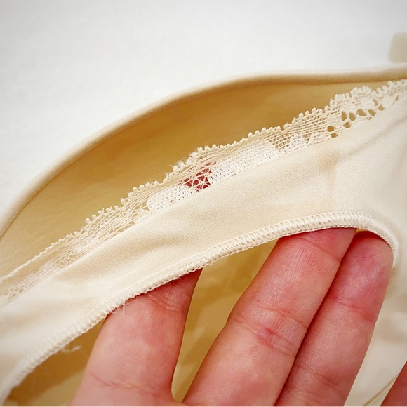 SET of Victoria Secret Padded and Wireless Maternity / Nursing Bras - 34DD - Picture 15 of 16